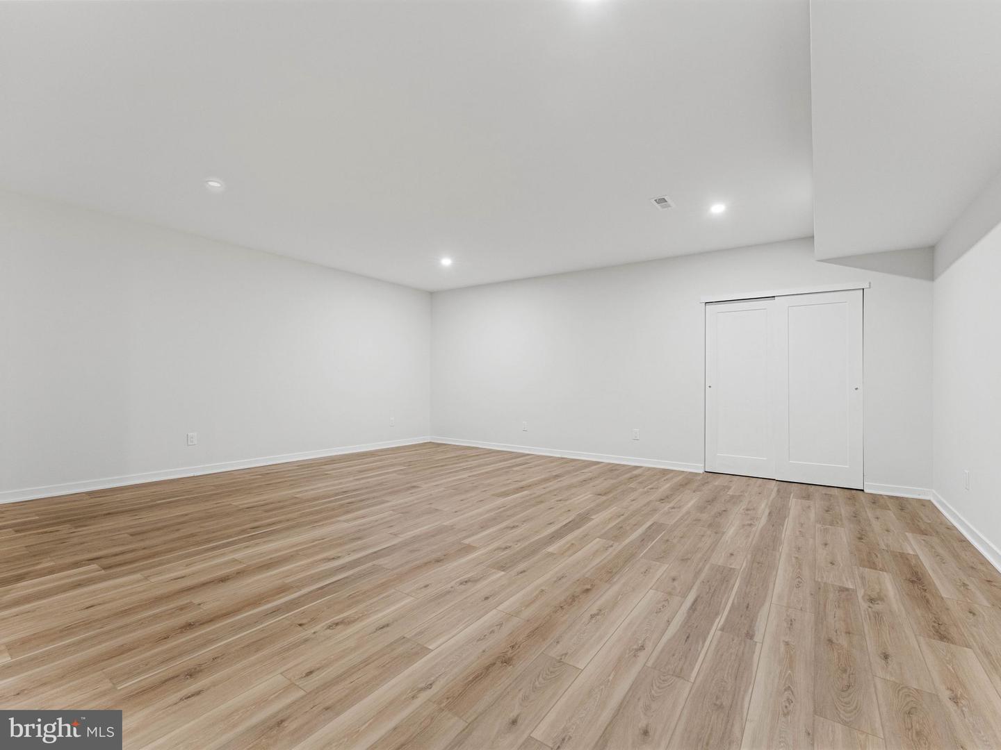 415 Almonesson Rd Property Photo 37
