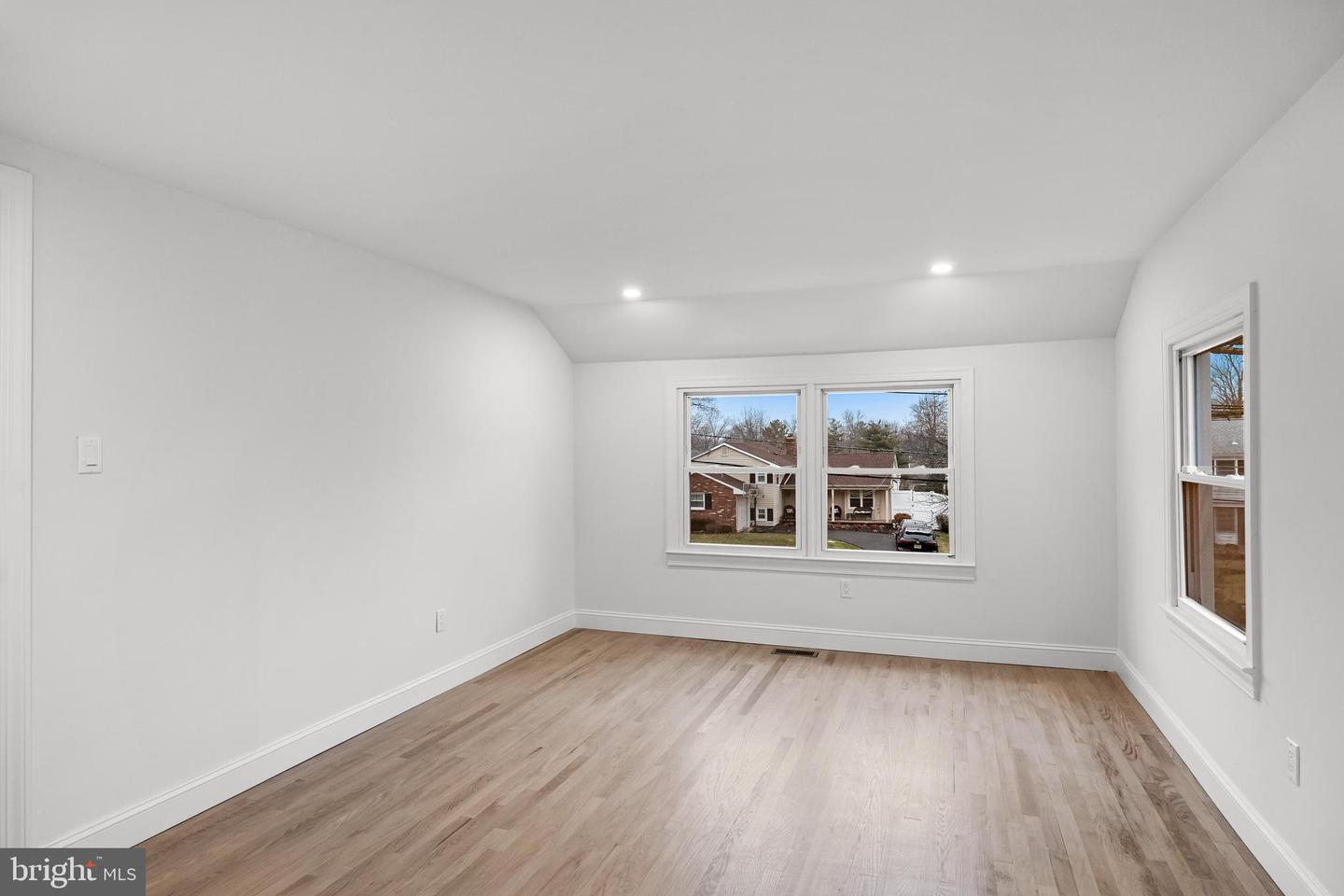 1752 Lark Ln Property Photo 24