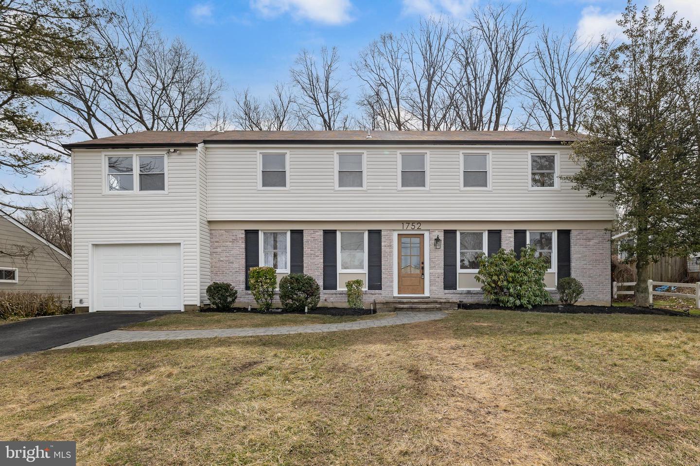 1752 Lark Ln Property Photo 38