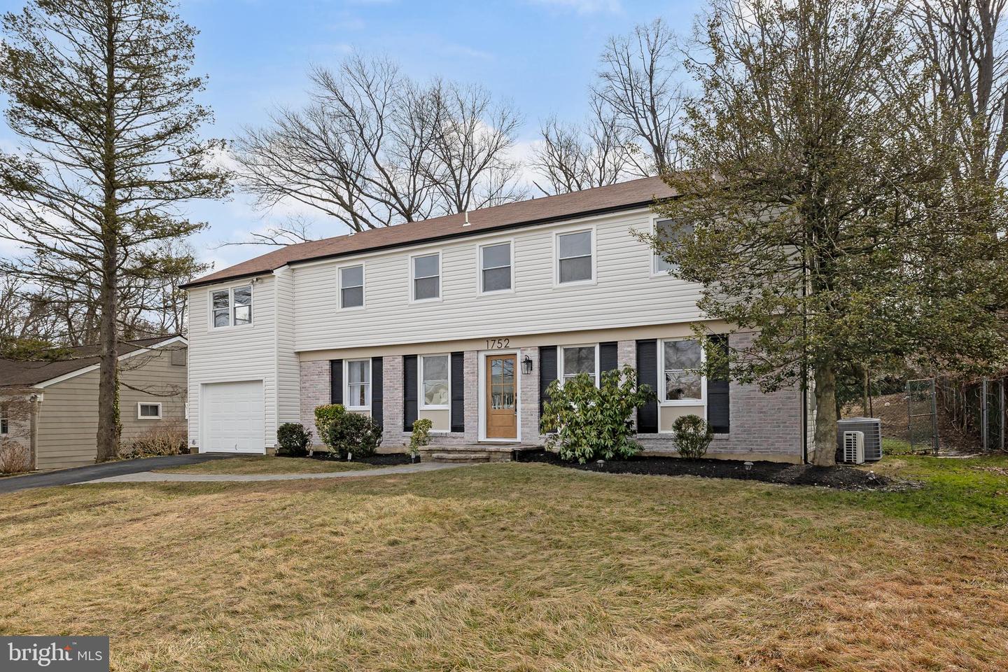 1752 Lark Ln Property Photo 44