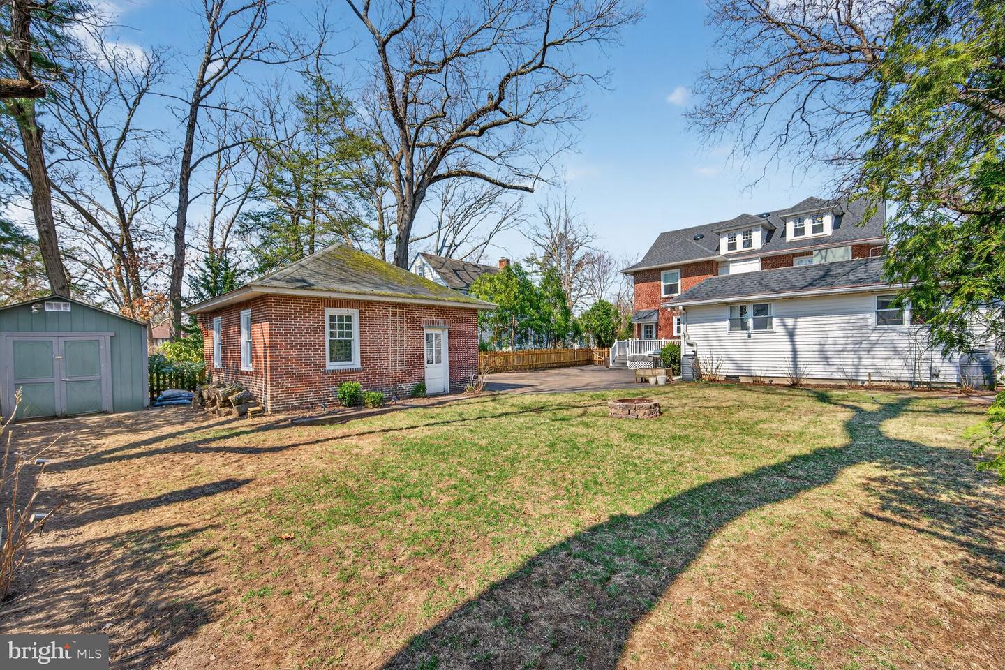 104 W Maple Ave Property Photo 46
