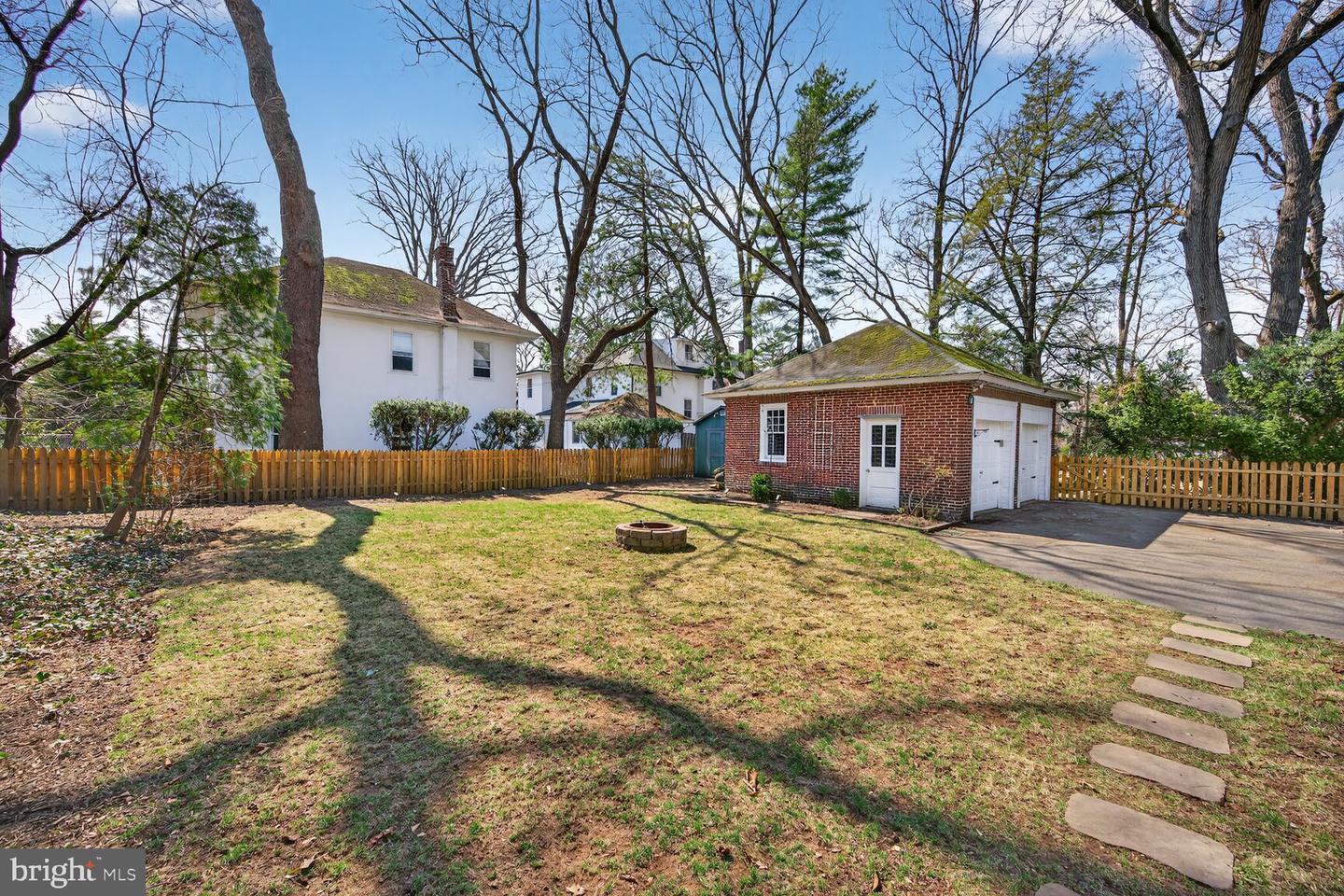 104 W Maple Ave Property Photo 48