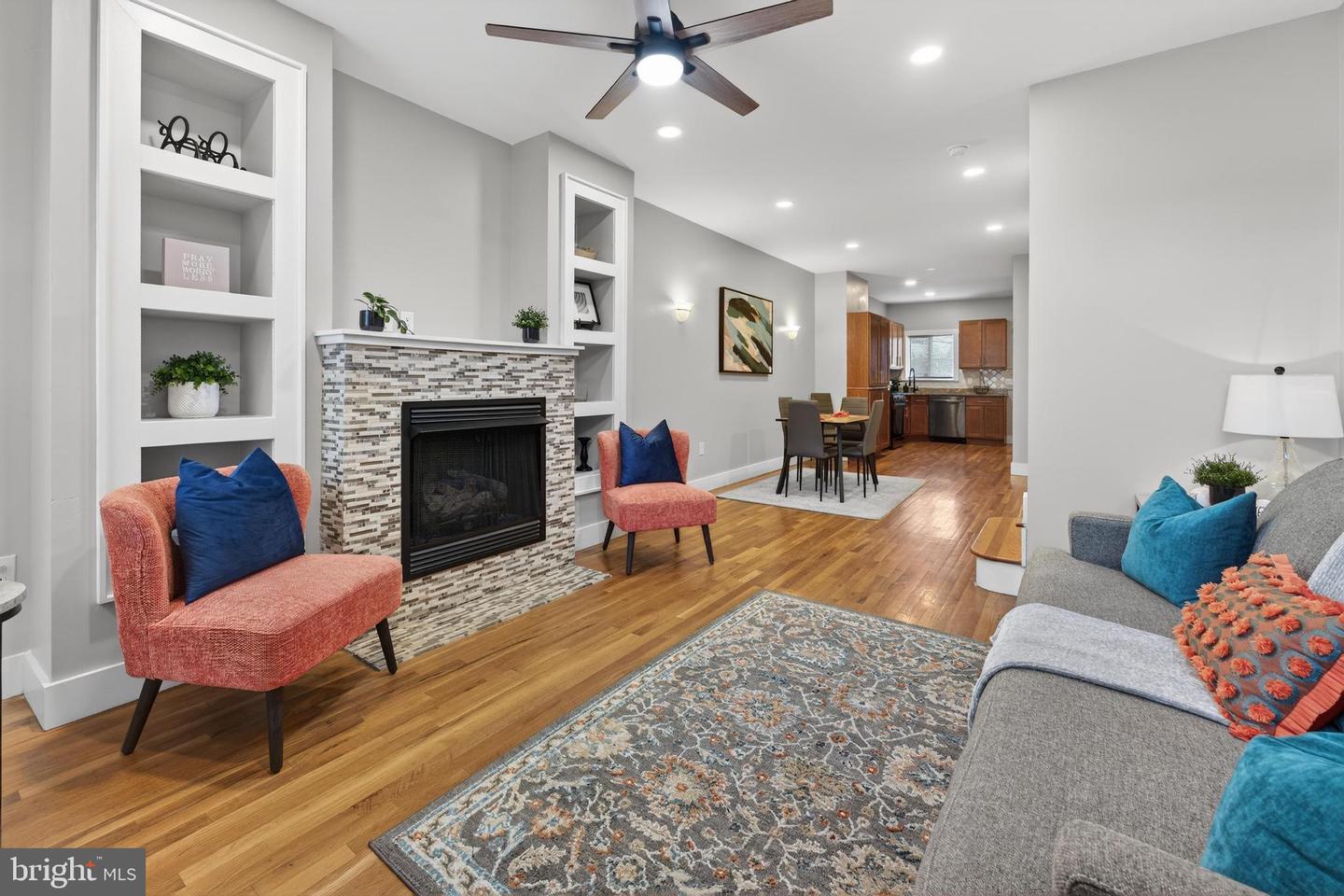 736 New St Property Photo 2