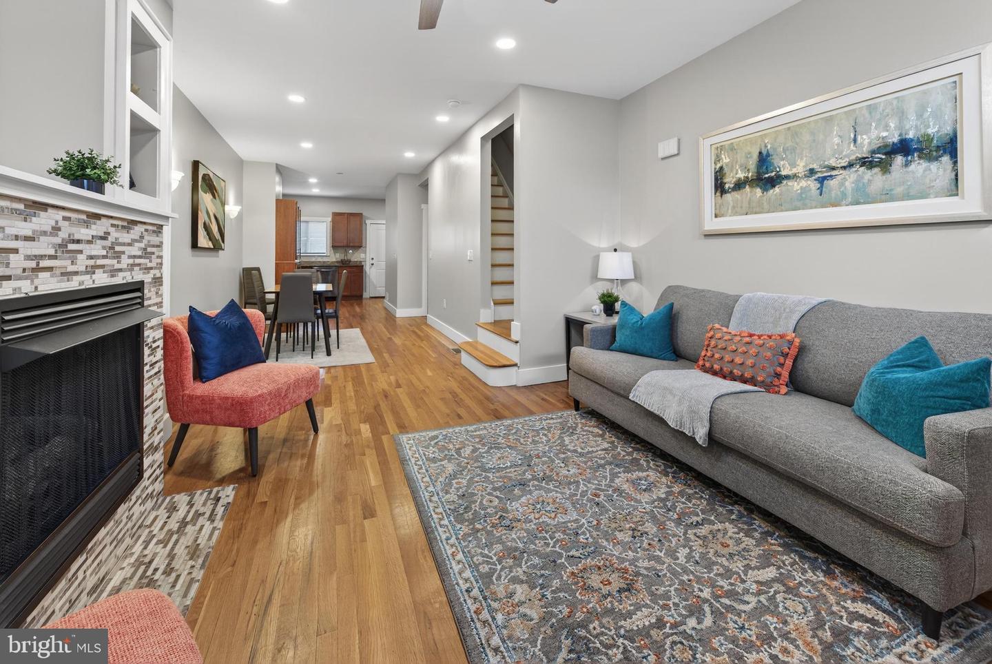 736 New St Property Photo 3