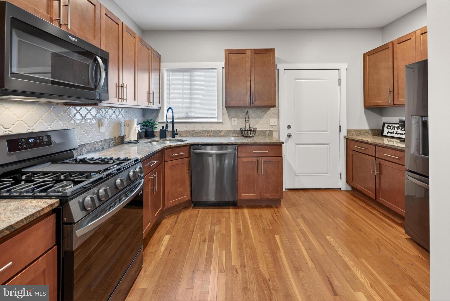 736 New St Property Photo 7