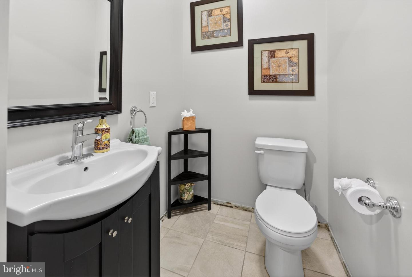 736 New St Property Photo 9