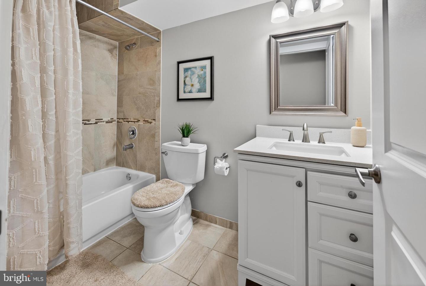736 New St Property Photo 12