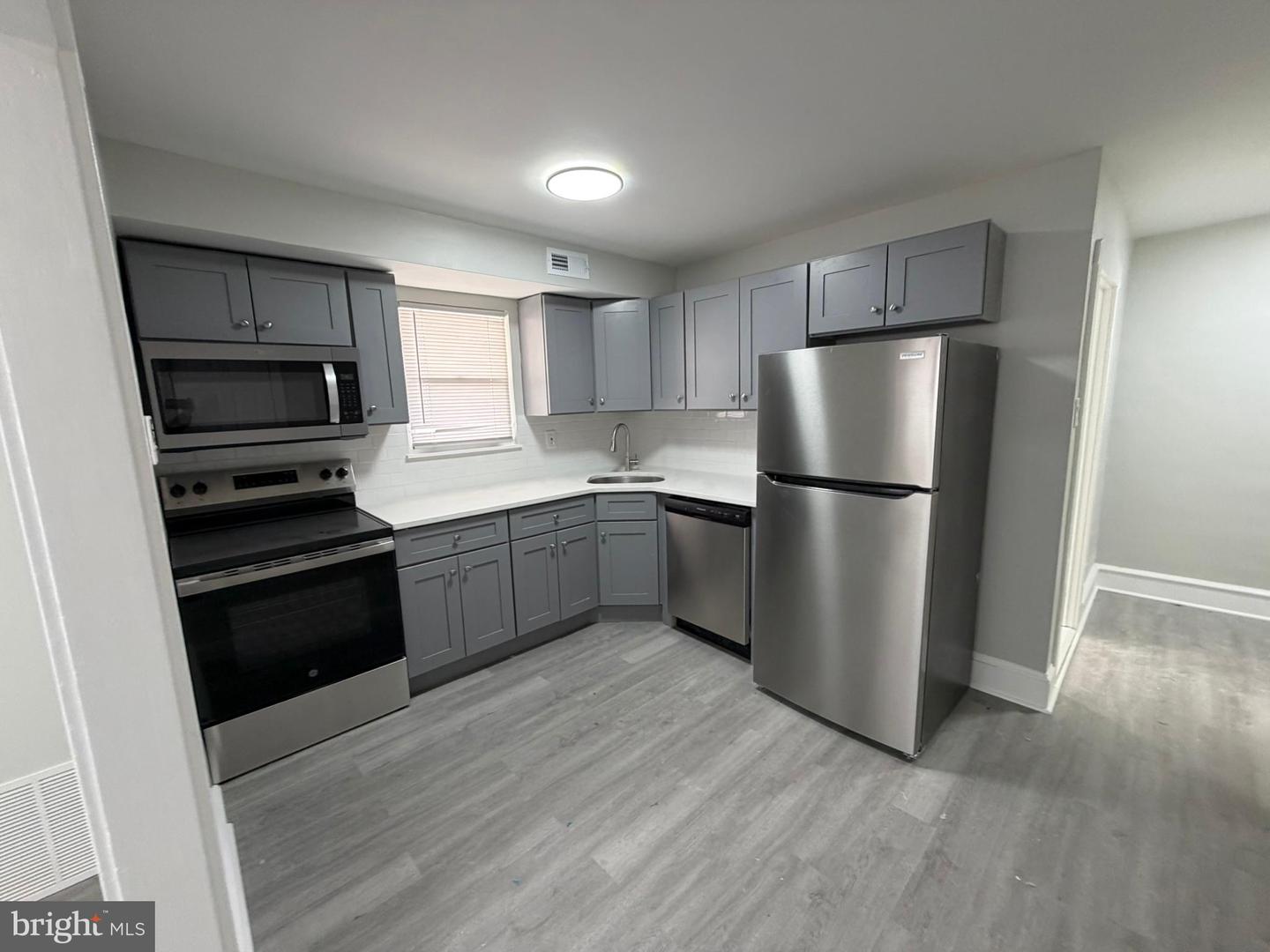244 Mansion Ave #b Property Photo 11