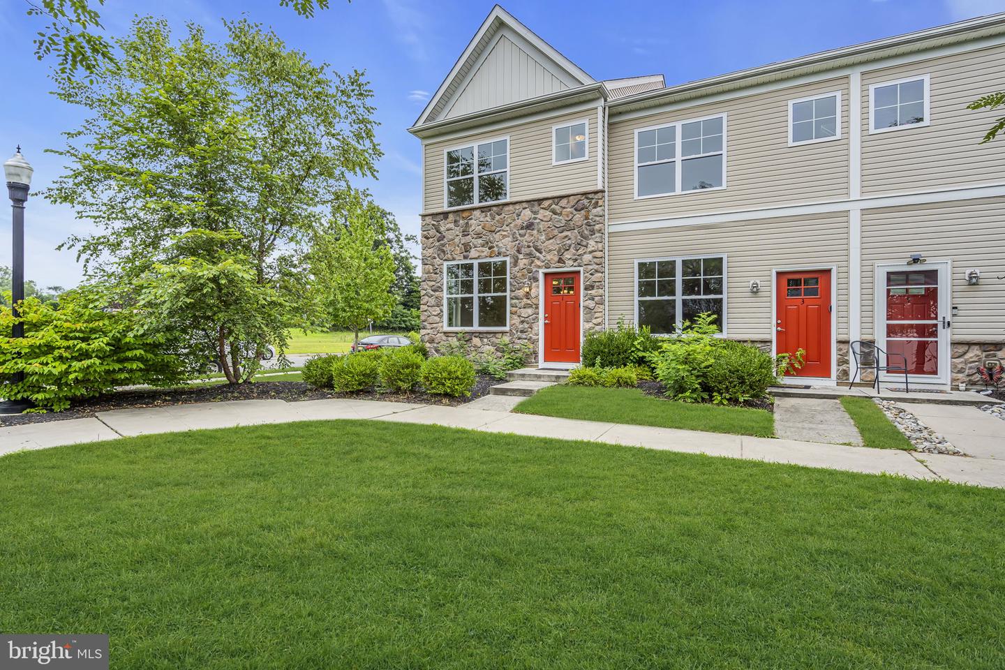 1 Rowand Way E Property Photo 2