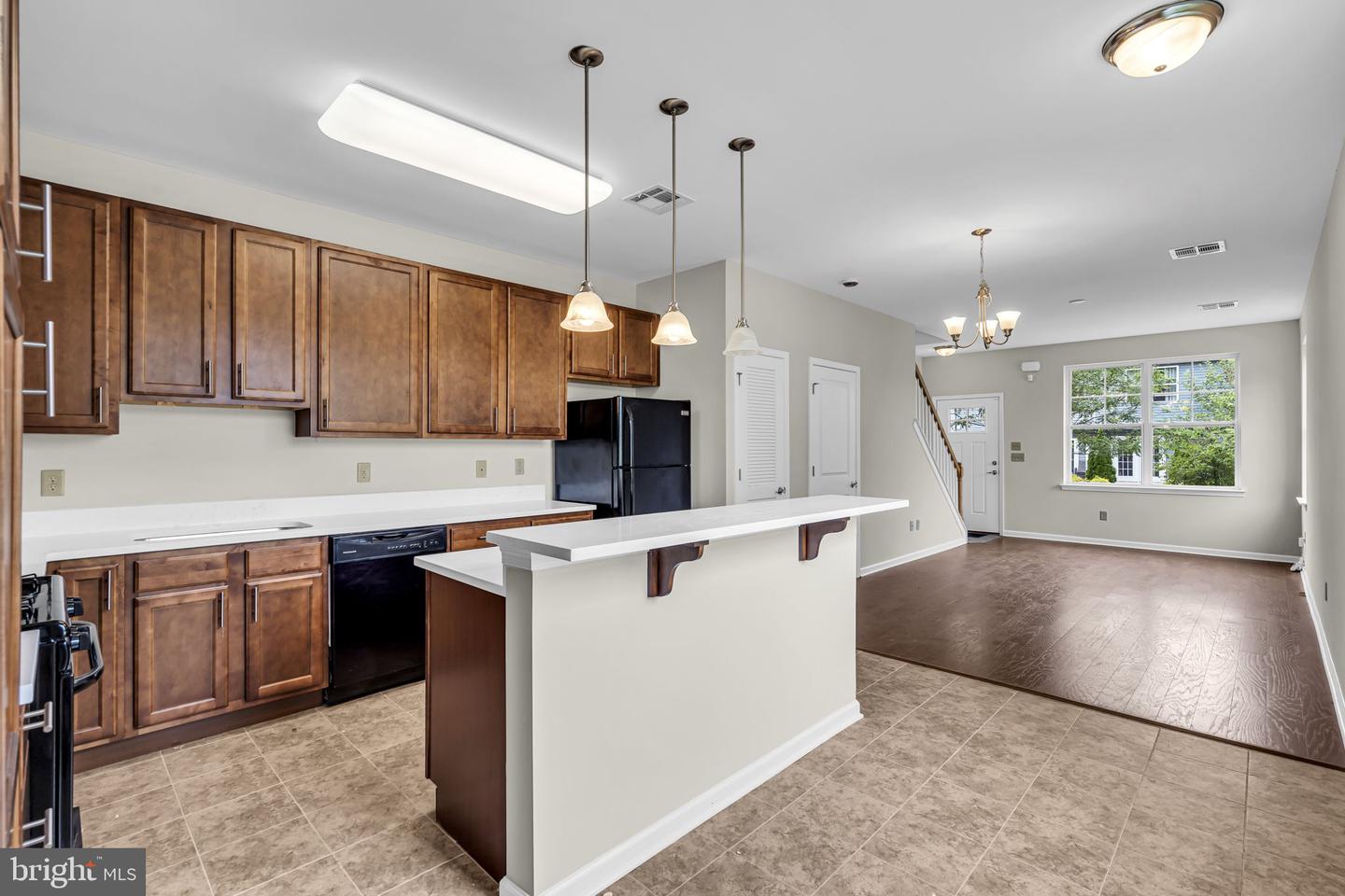 1 Rowand Way E Property Photo 7