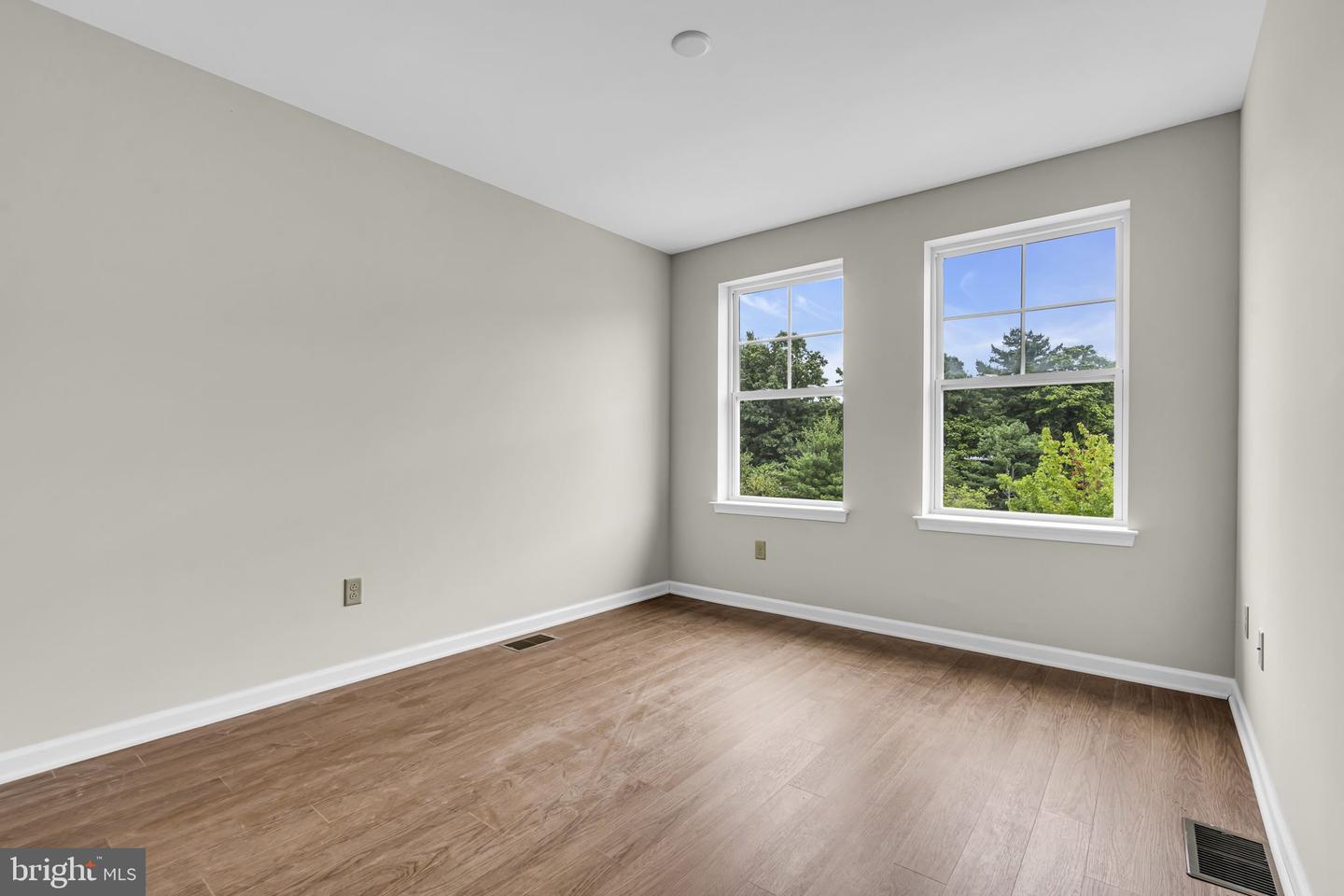 1 Rowand Way E Property Photo 23