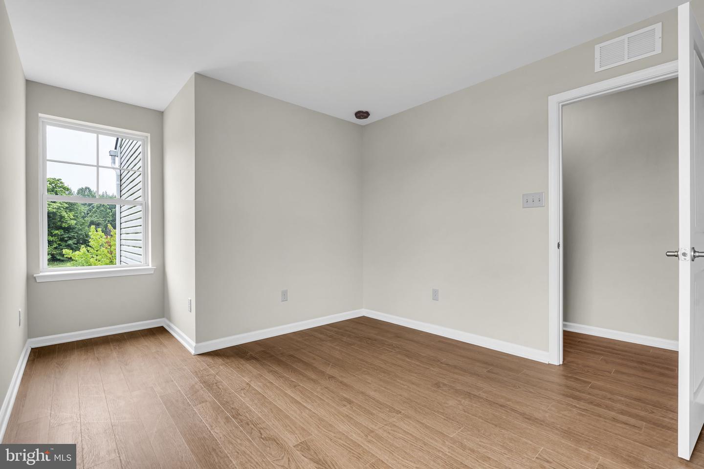 1 Rowand Way E Property Photo 29