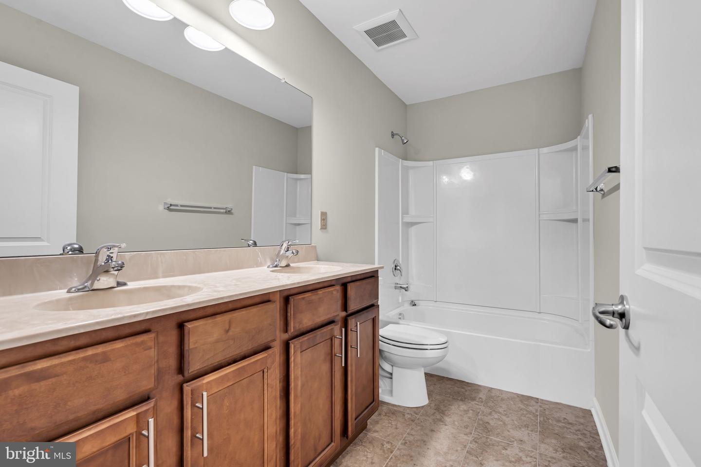 1 Rowand Way E Property Photo 32