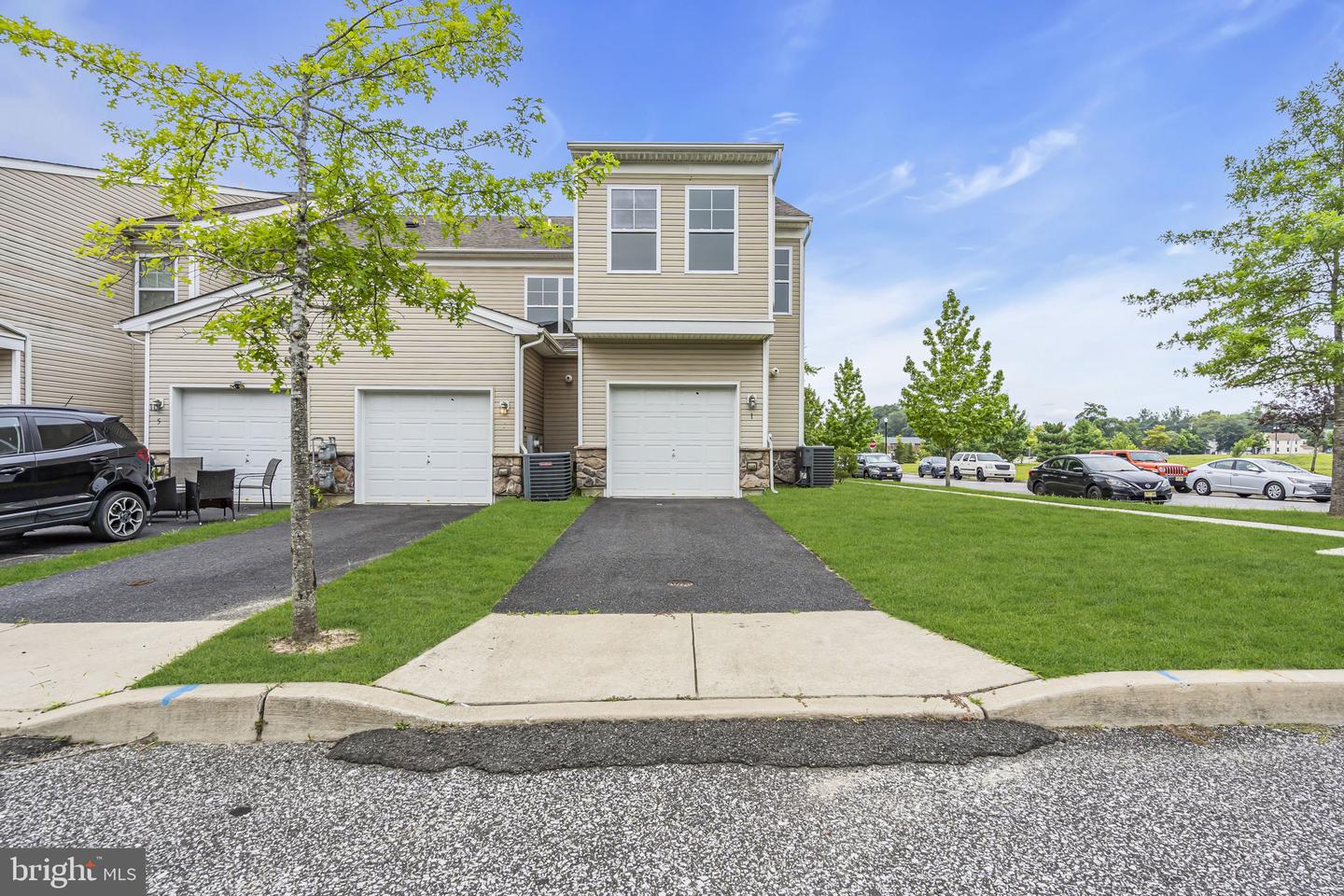 1 Rowand Way E Property Photo 34