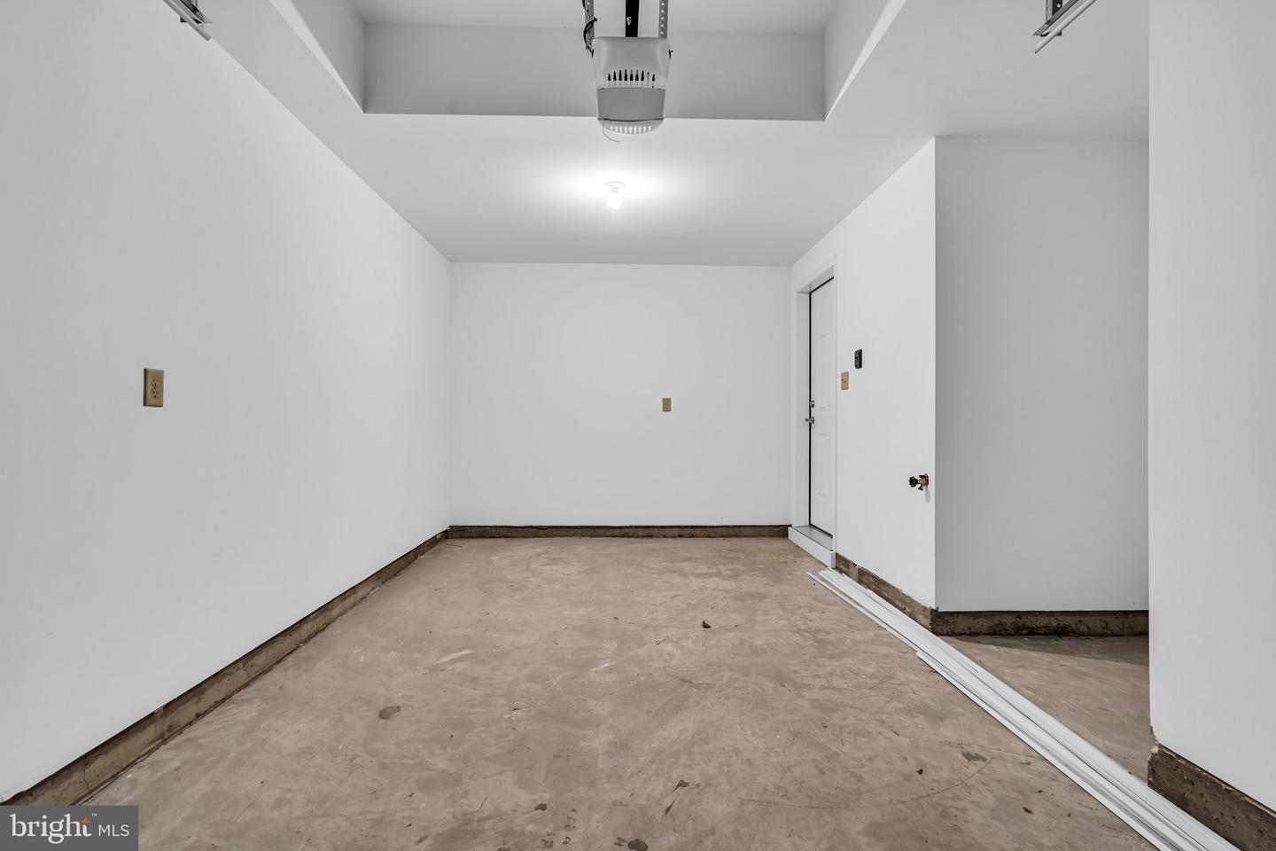 1 Rowand Way E Property Photo 37