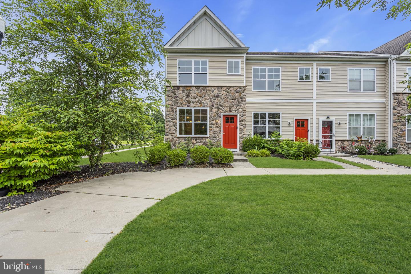 1 Rowand Way E Property Photo 38