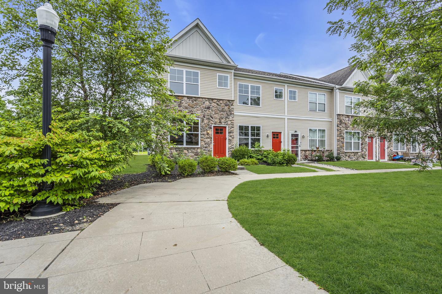 1 Rowand Way E Property Photo 40