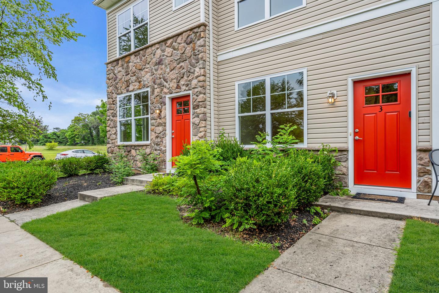 3 Rowand Way E Property Photo 3