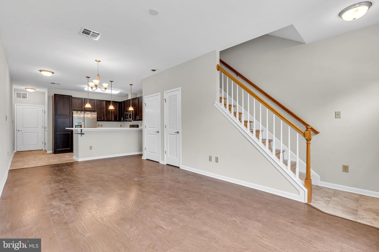 3 Rowand Way E Property Photo 5