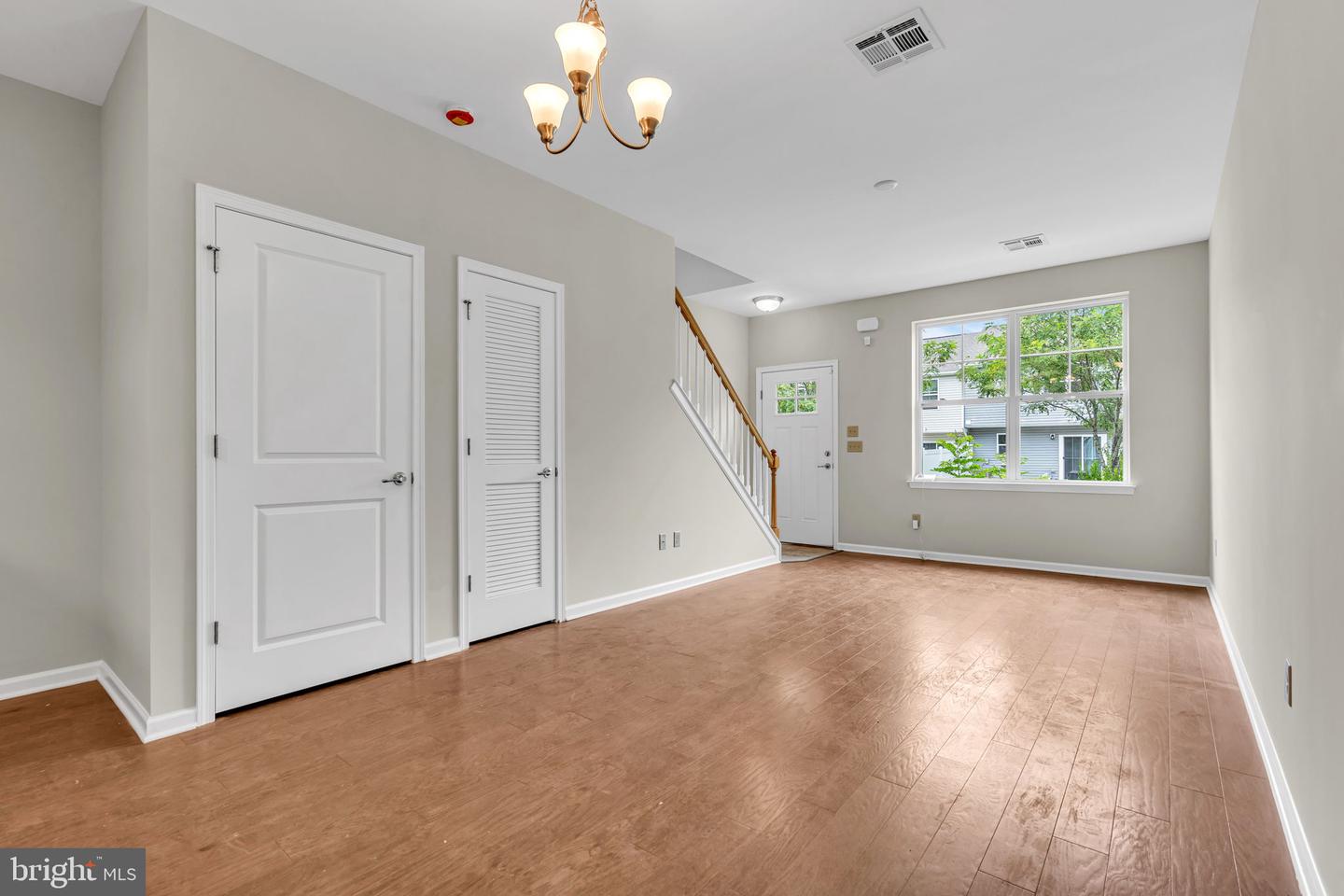 3 Rowand Way E Property Photo 8