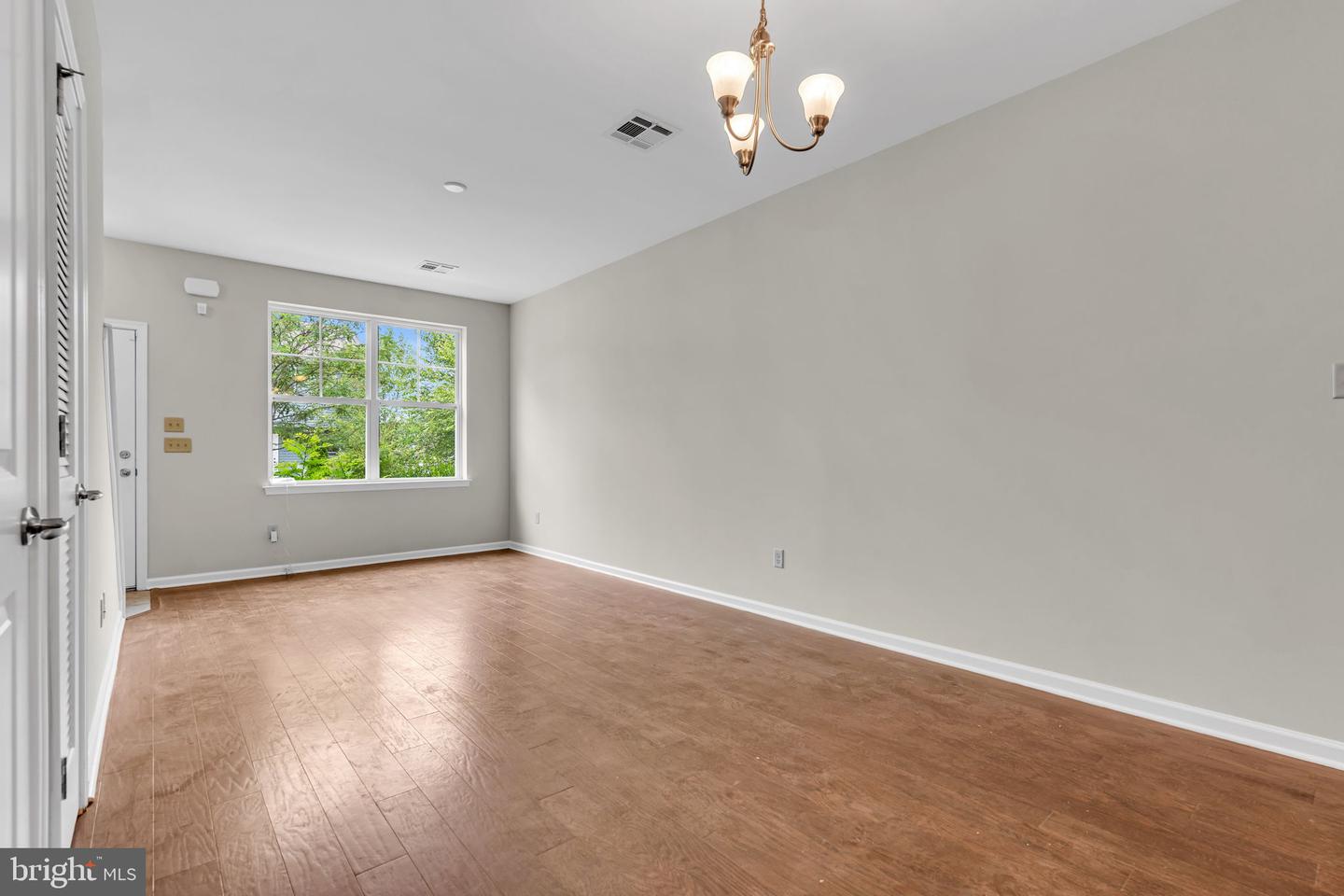 3 Rowand Way E Property Photo 9