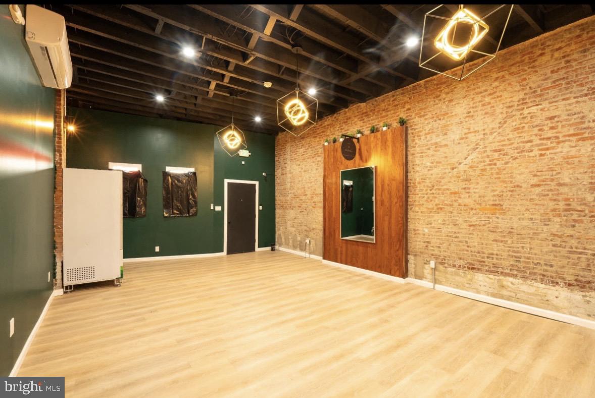 1809 S Broadway Property Photo 1