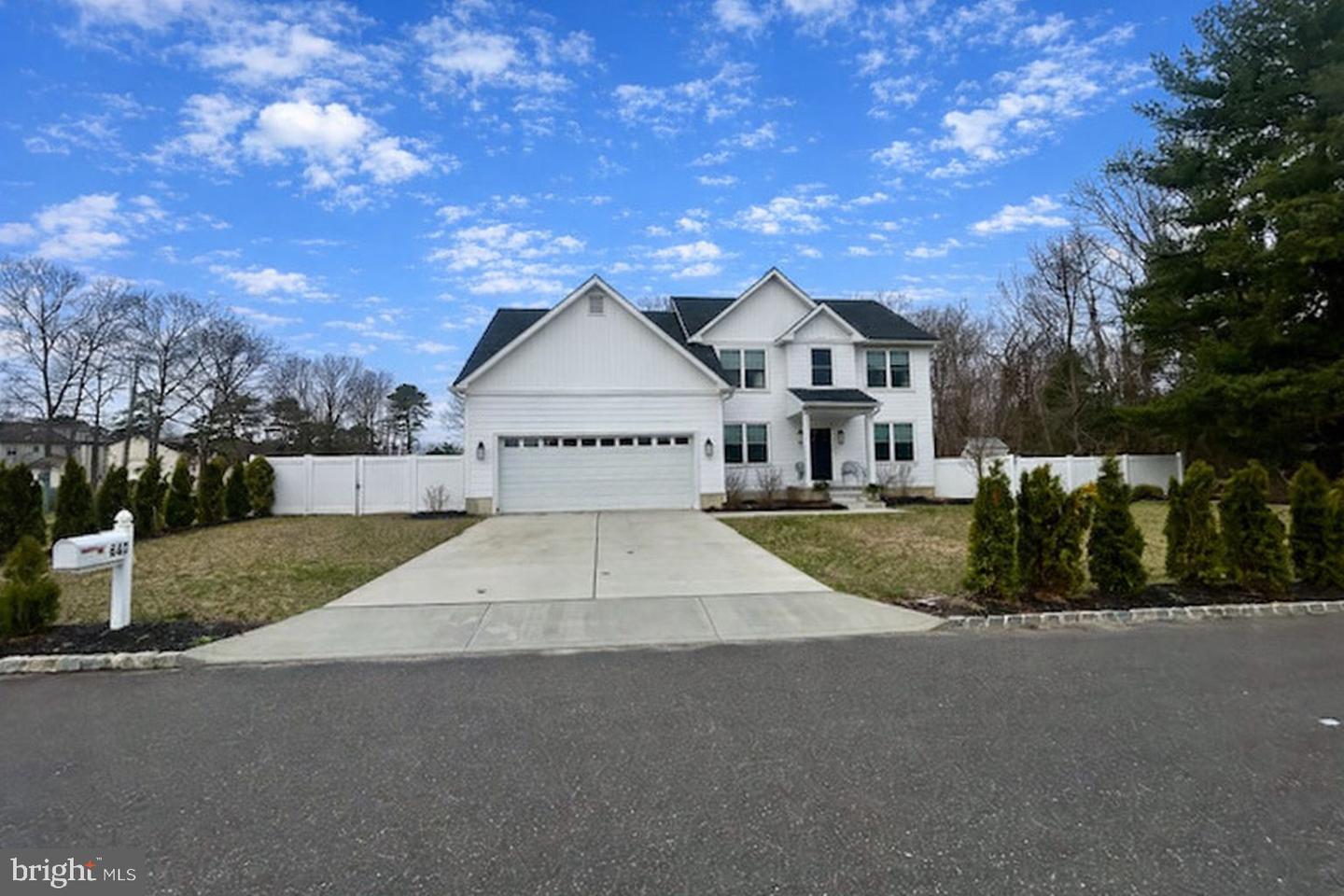 442 WATERFORDS EDGE CT