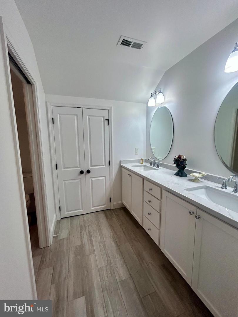 442 Waterfords Edge Ct Property Photo 22
