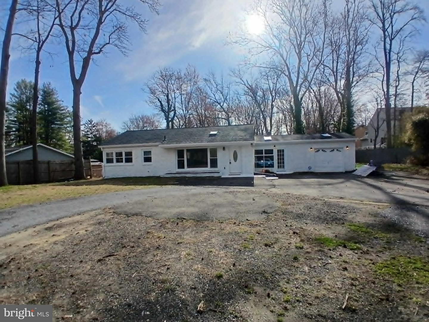 7 Kings Hwy N Property Photo 1