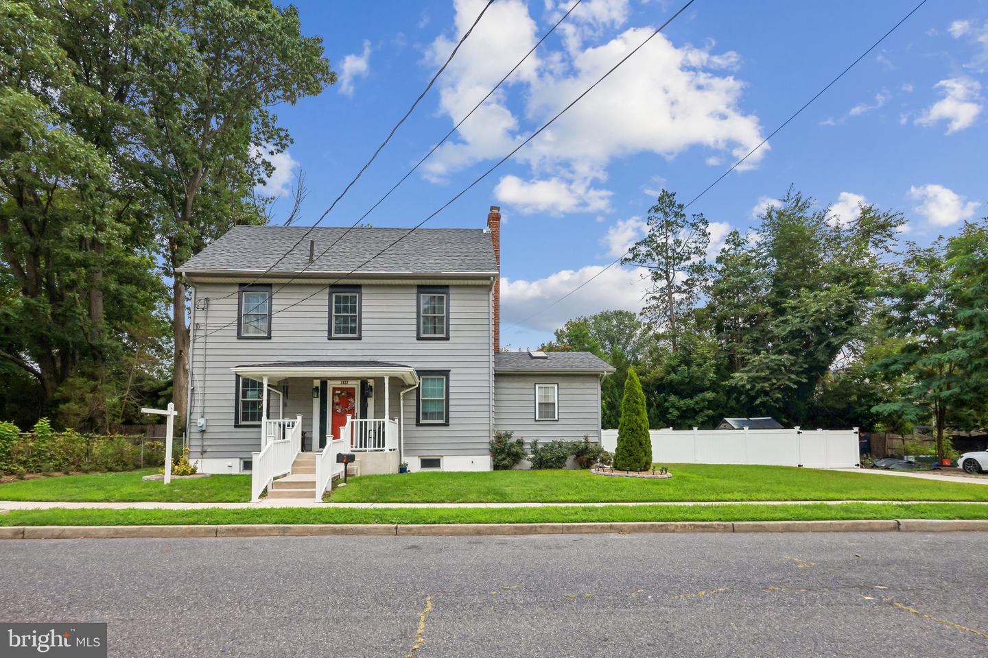 3022 Penn St Property Photo 2
