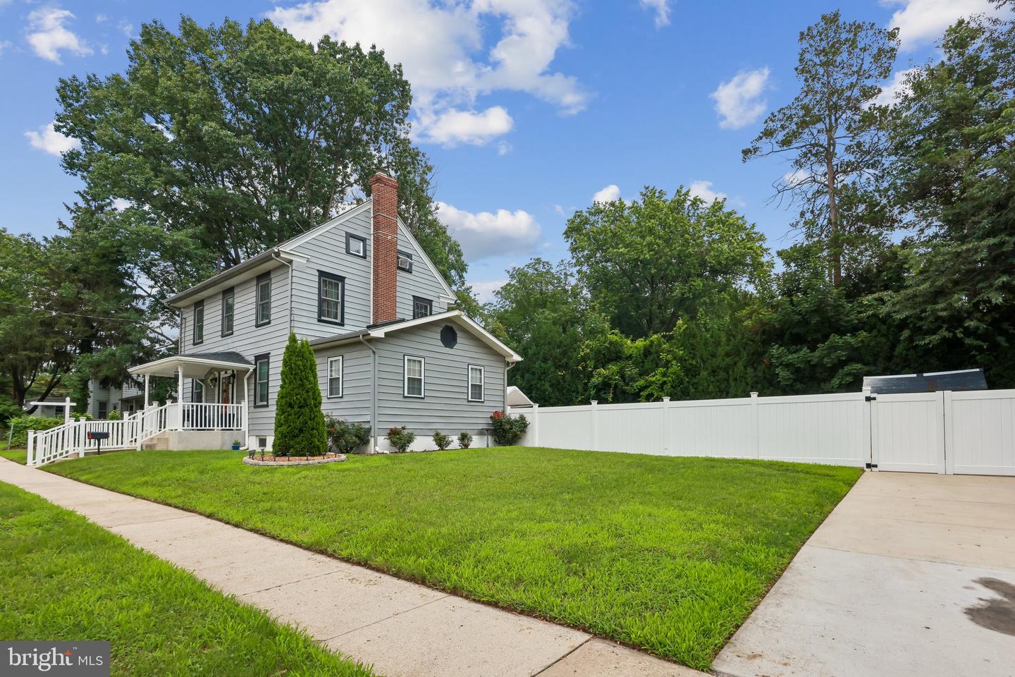 3022 Penn St Property Photo 4