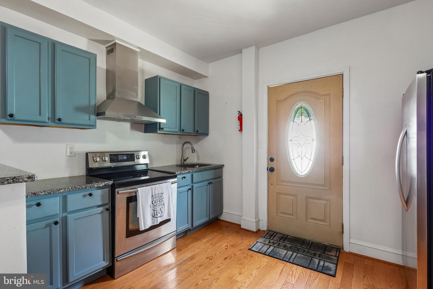 3022 Penn St Property Photo 12