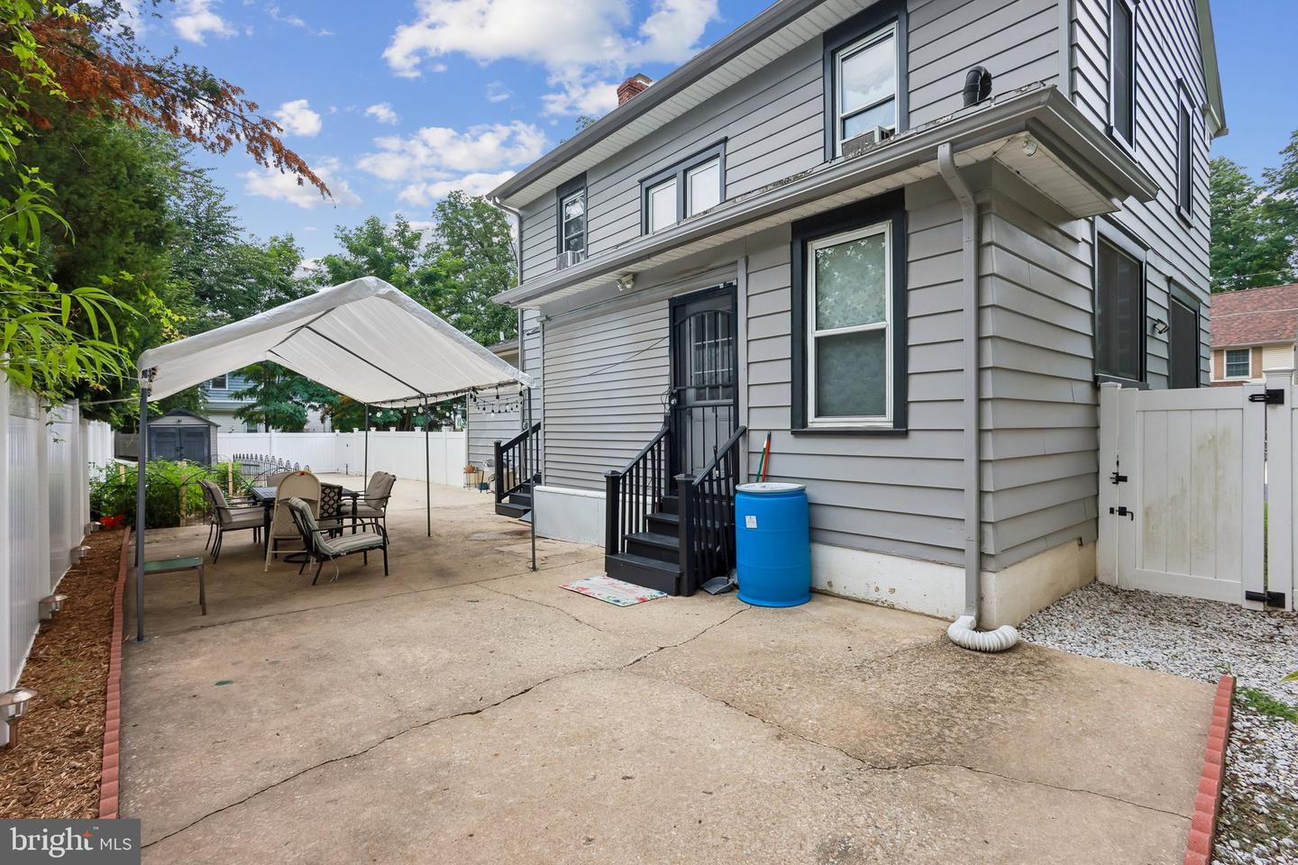 3022 Penn St Property Photo 23