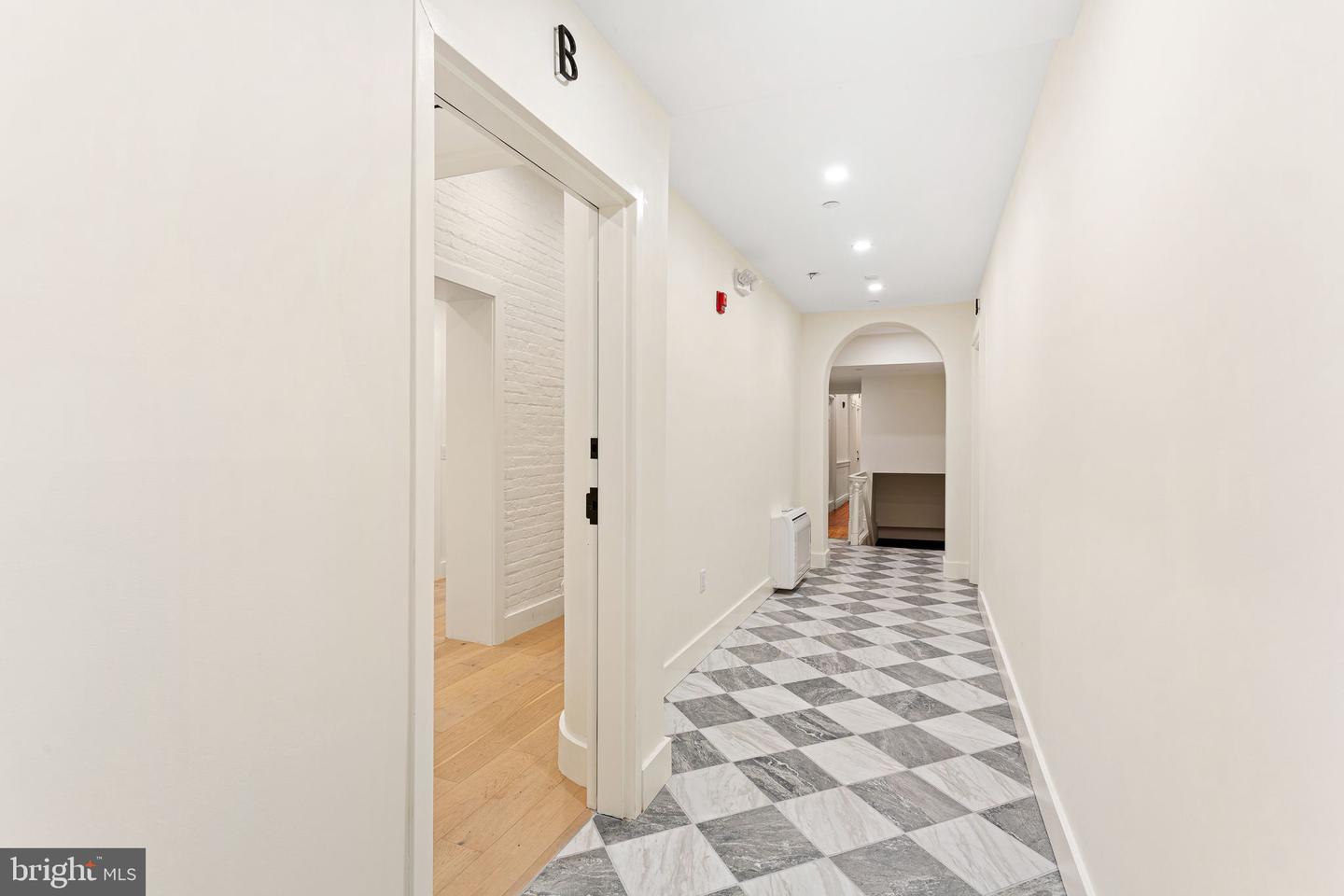 300 Kings Hwy E #b Property Photo 4