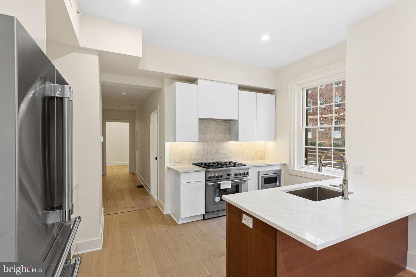300 Kings Hwy E #b Property Photo 8