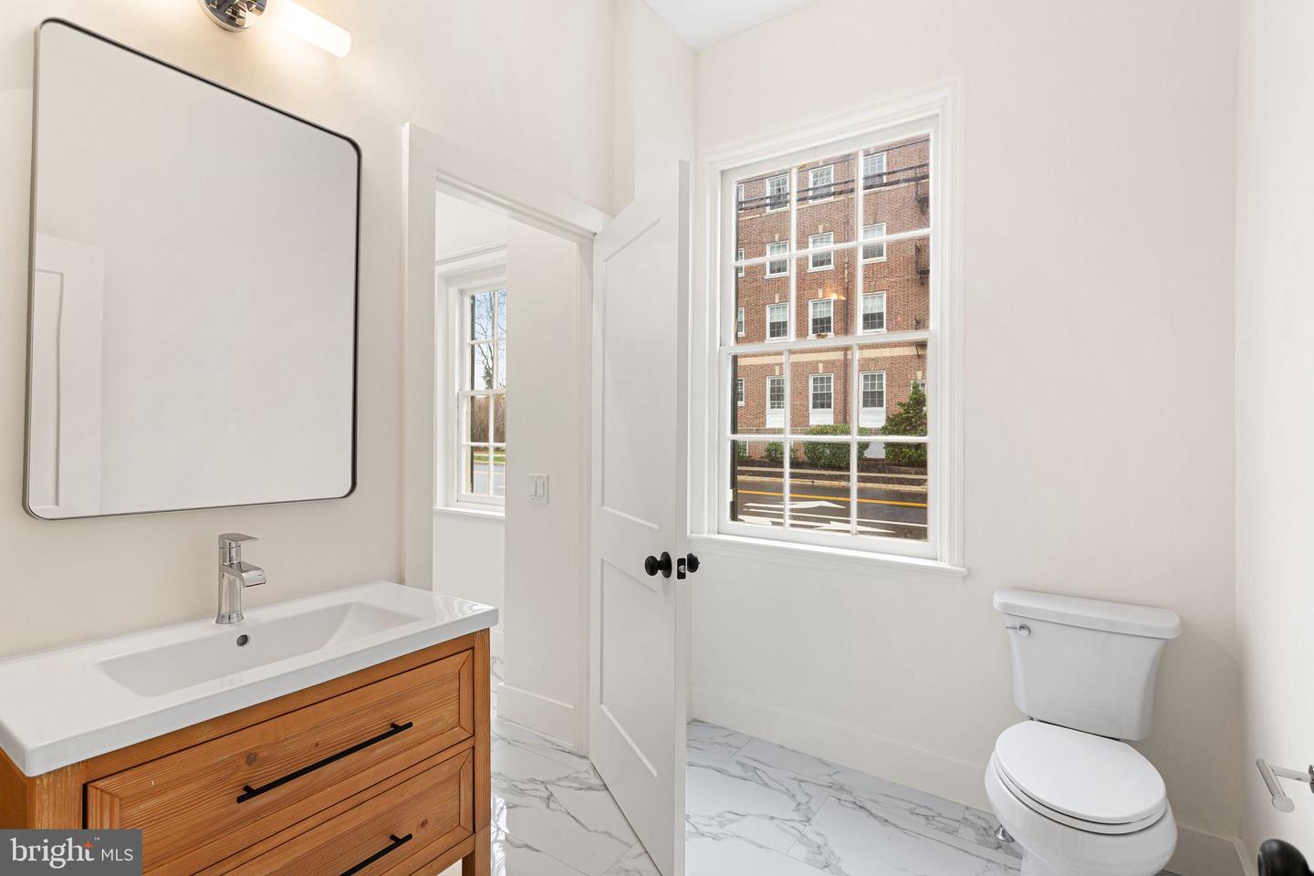 300 Kings Hwy E #b Property Photo 14