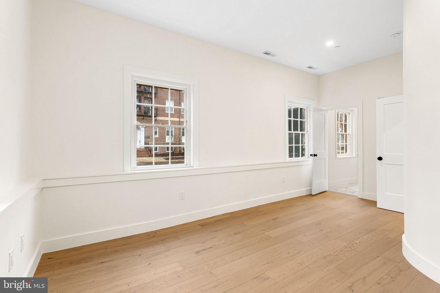 300 Kings Hwy E #b Property Photo 15