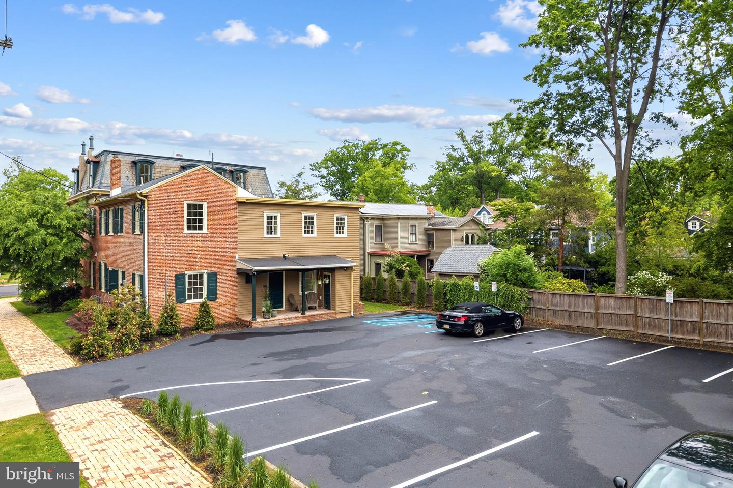 300 Kings Hwy E #b Property Photo 28