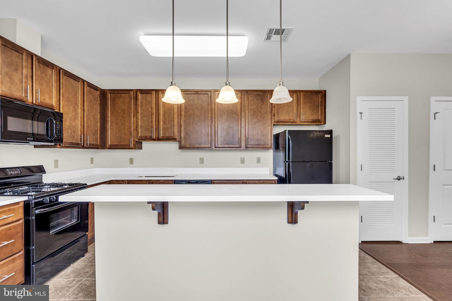 41 Rowand Way E Property Photo 8