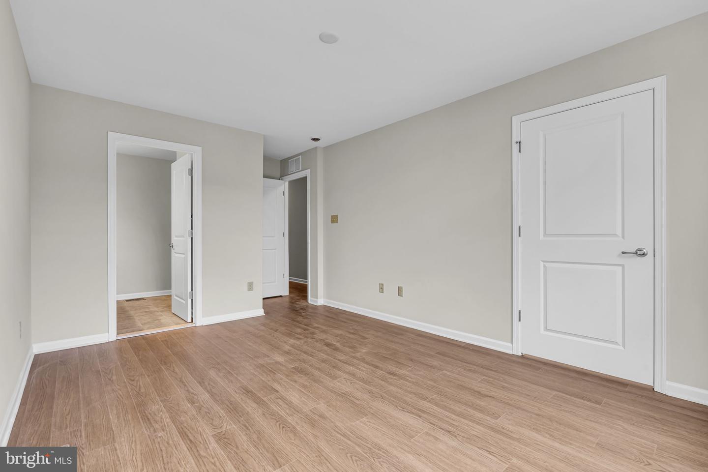 41 Rowand Way E Property Photo 18