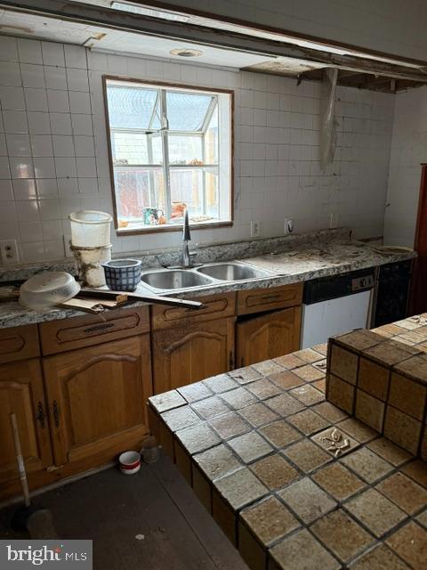 932-934-934 Atlantic Ave Property Photo 9