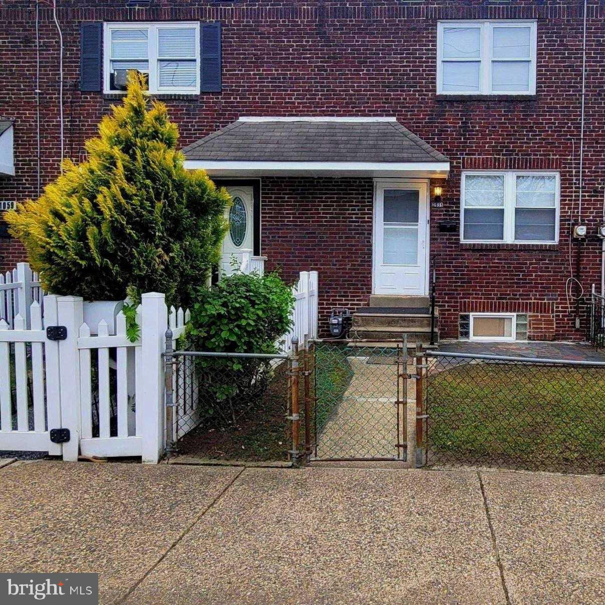 1055 Kenwood Ave Property Photo 1