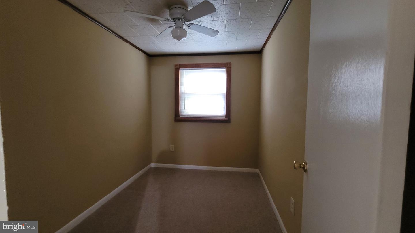 1055 Kenwood Ave Property Photo 25