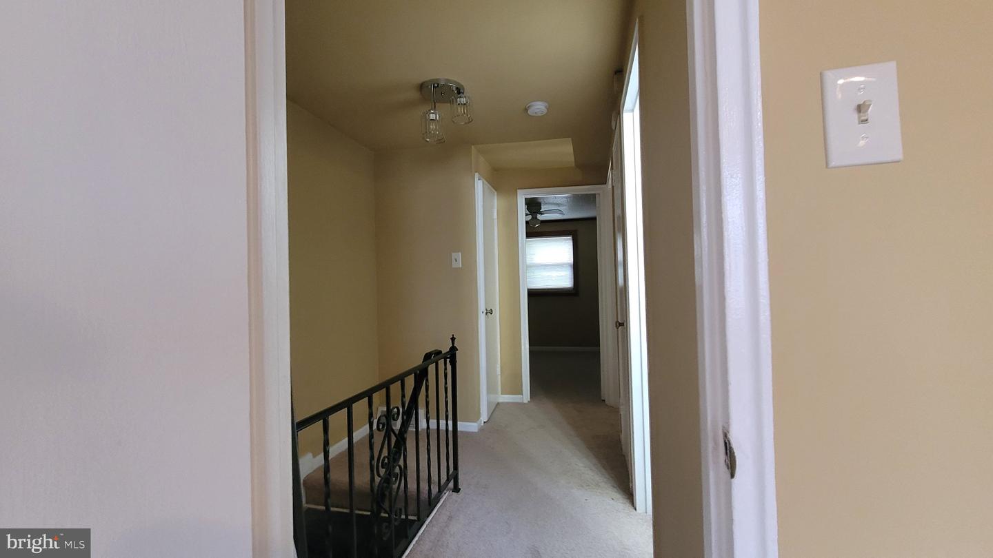 1055 Kenwood Ave Property Photo 31