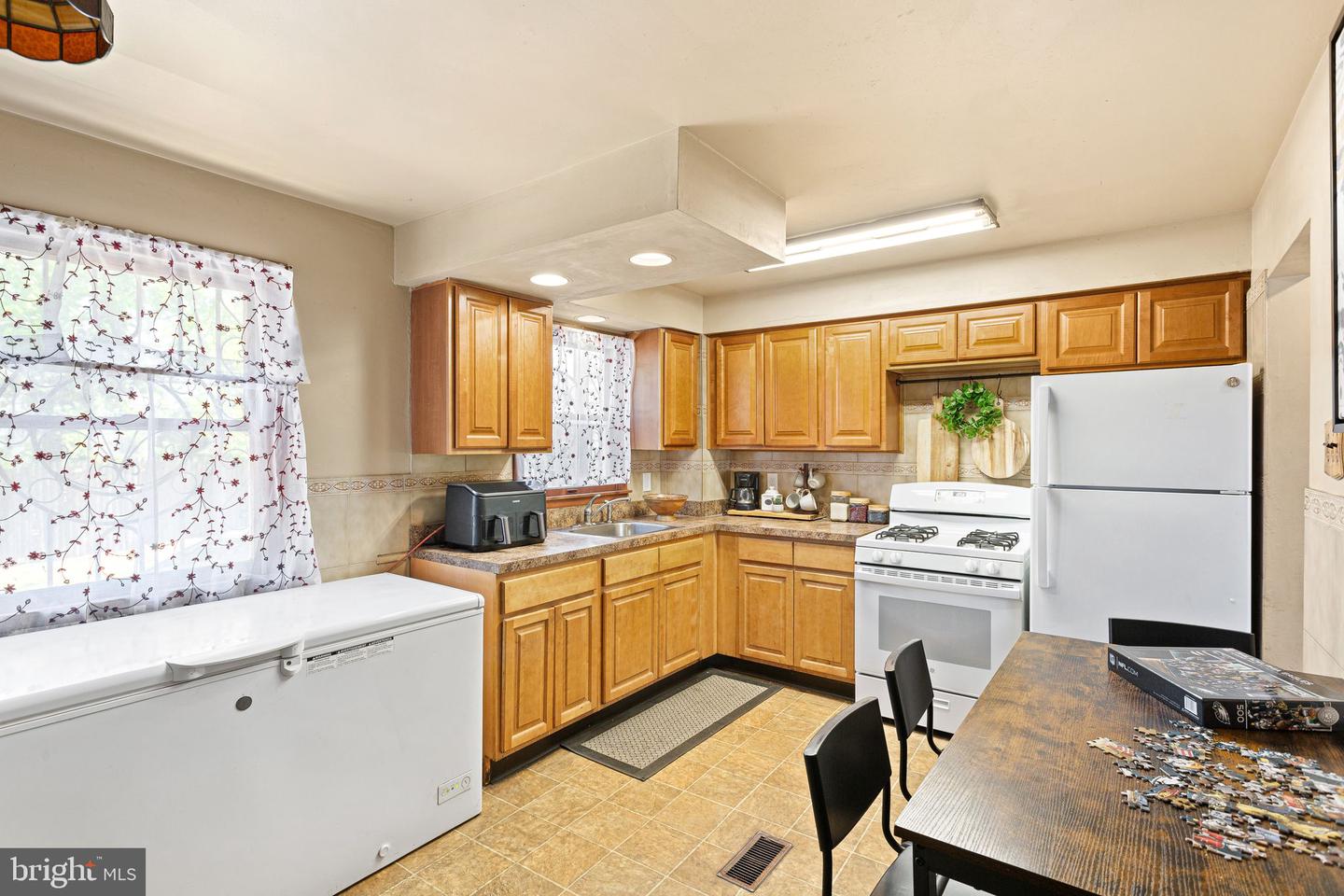 2817 Boyd St Property Photo 9