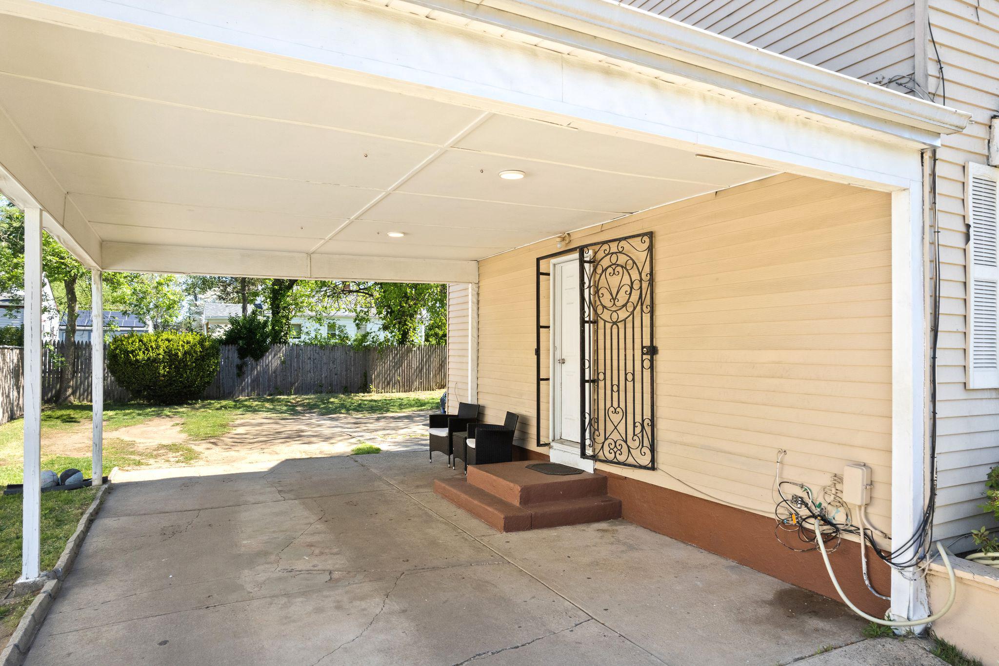 2817 Boyd St Property Photo 15
