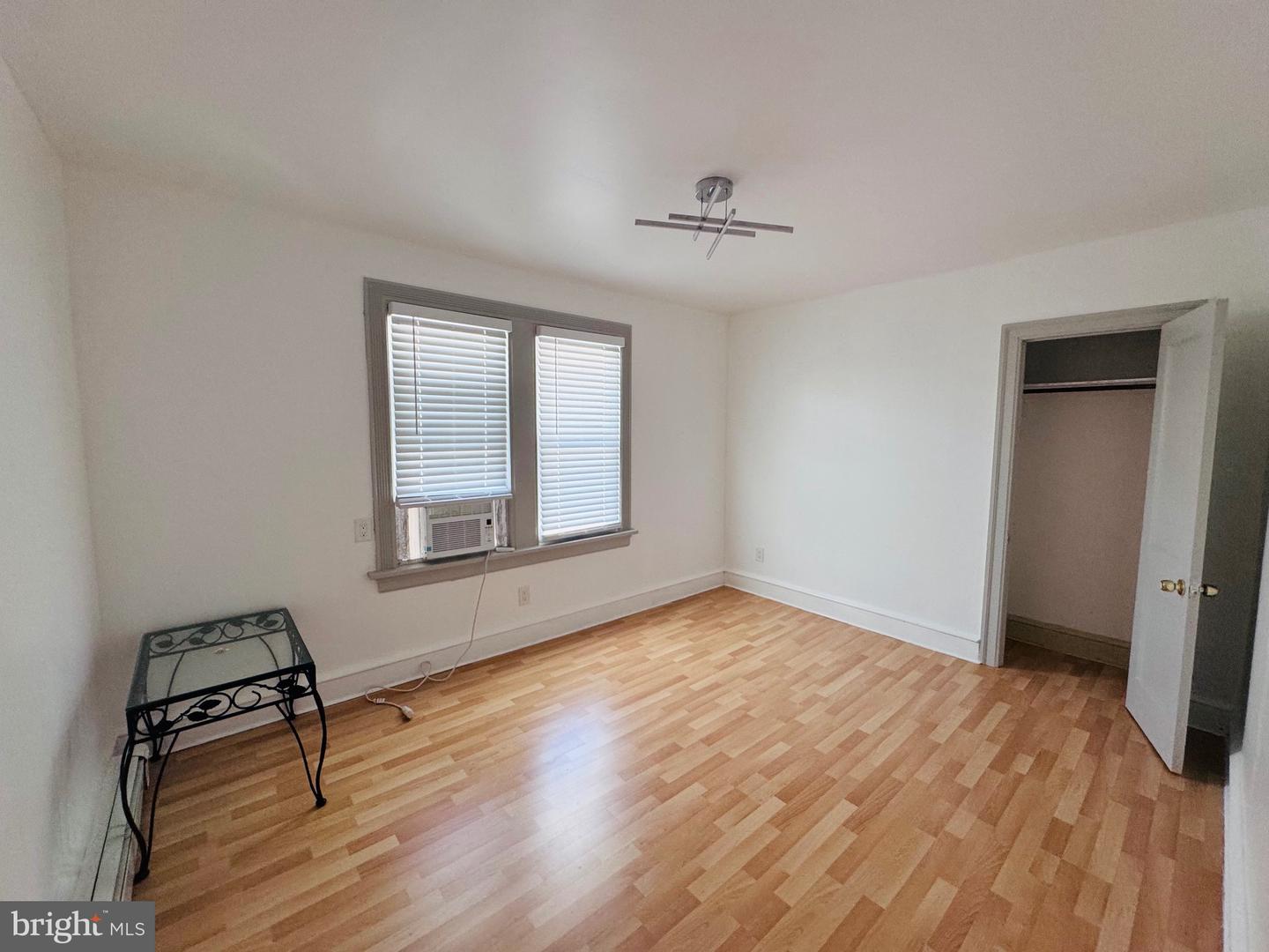 305 Evergreen Ave Property Photo 12