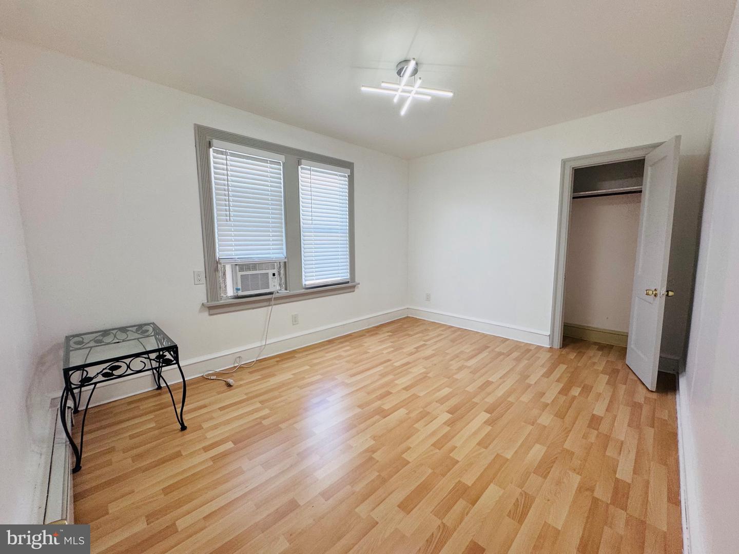 305 Evergreen Ave Property Photo 14