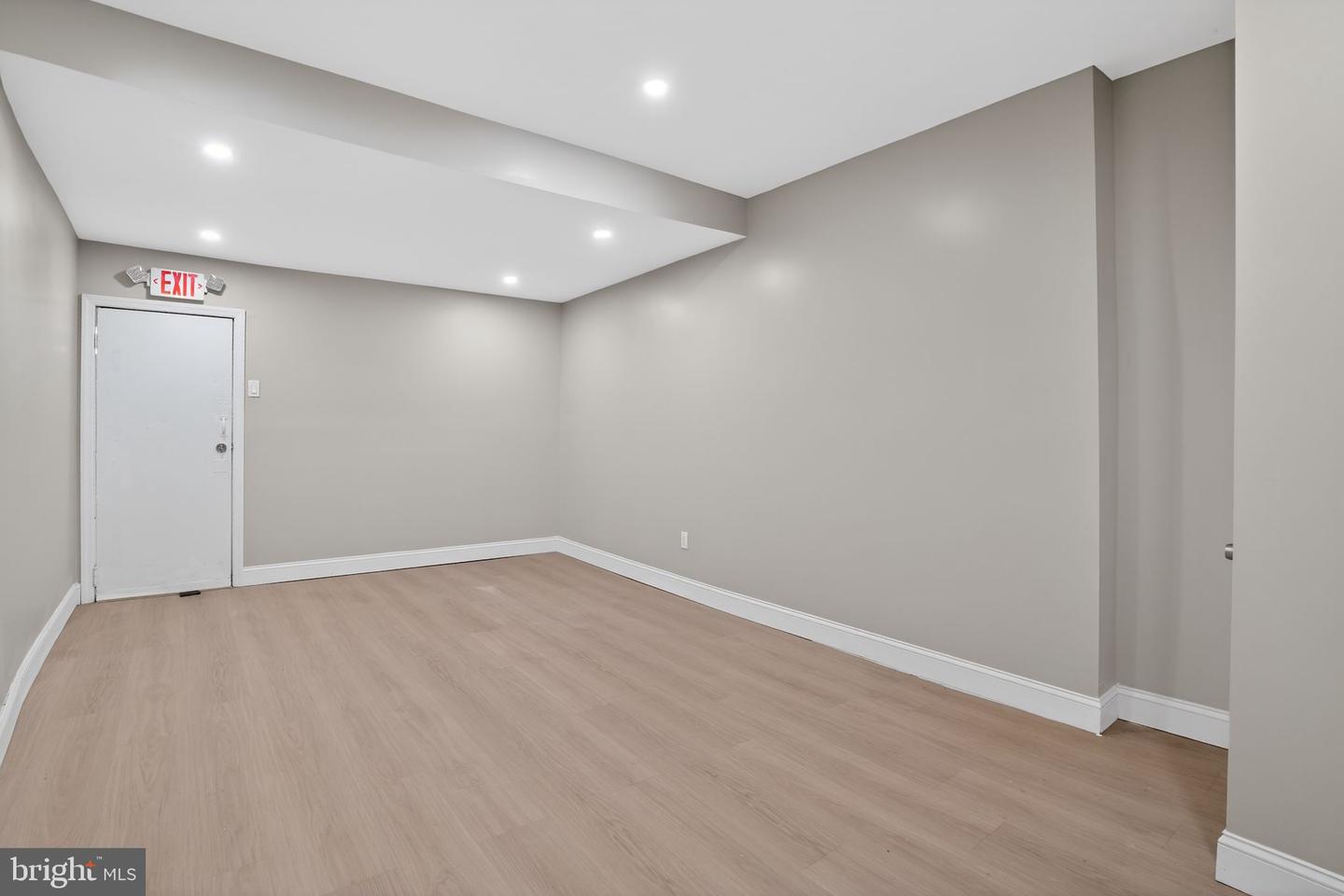 1118 Kaighn Ave Property Photo 4