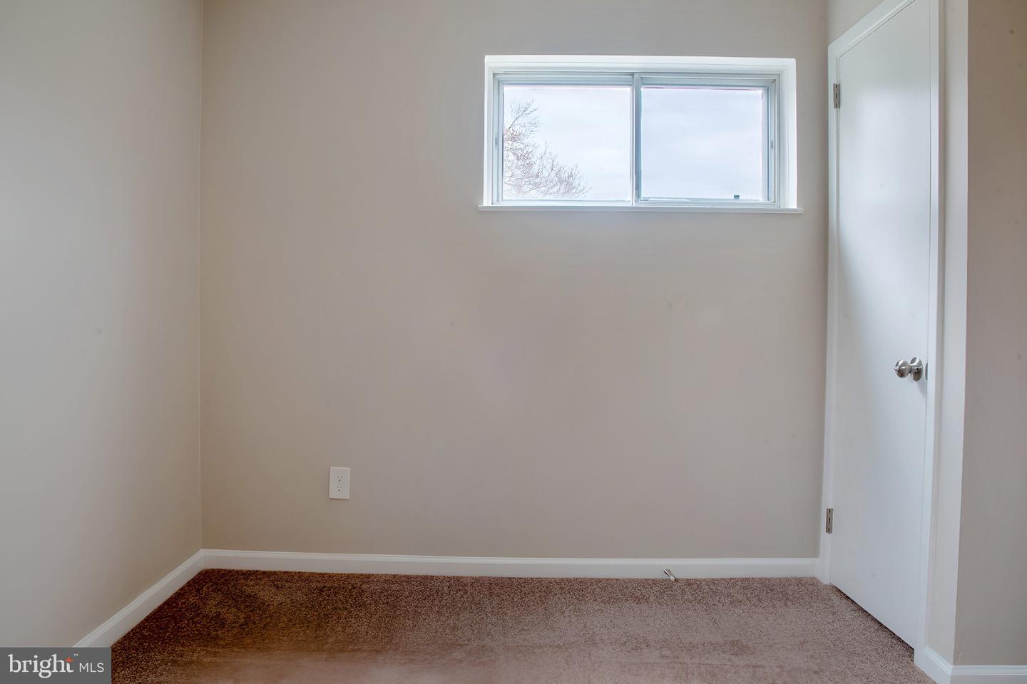 914 Aston Martin Dr Property Photo 16